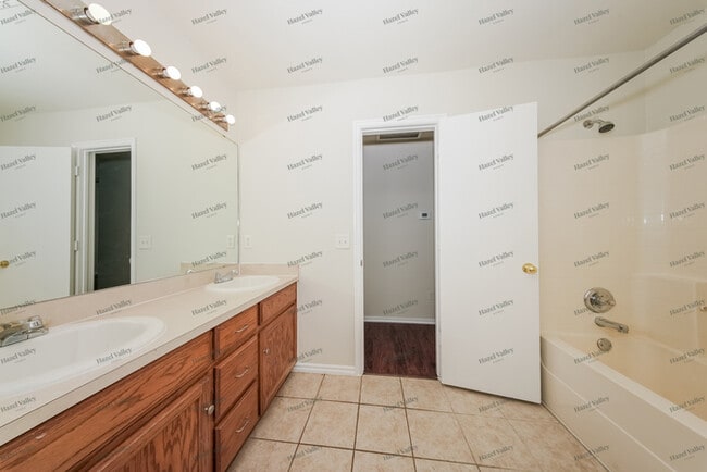 Building Photo - 10628 NW 34th Ter