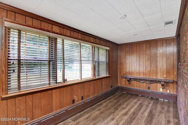 Building Photo - 5 Hilltop Ave