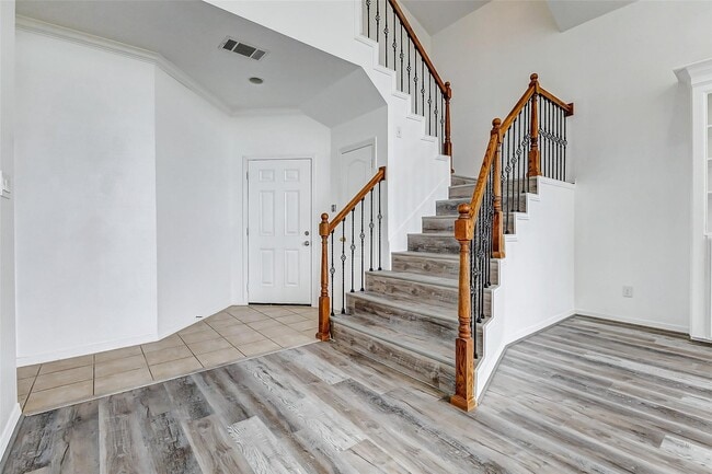 Building Photo - 14527 Clipper Cir Dr