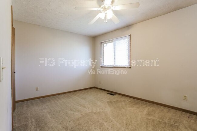 Building Photo - 537 Scott County Rd