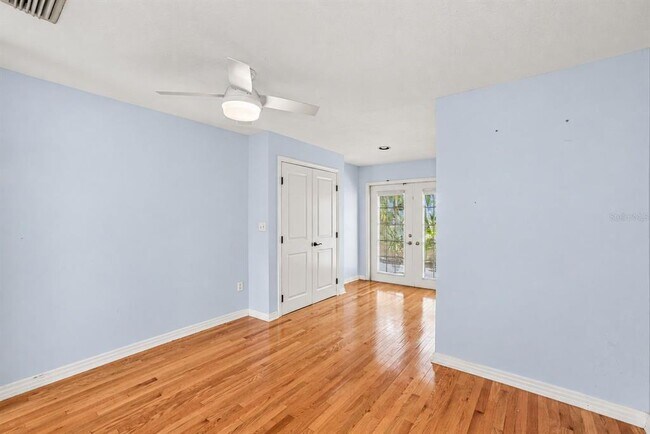 Building Photo - 206 17th Ave NE