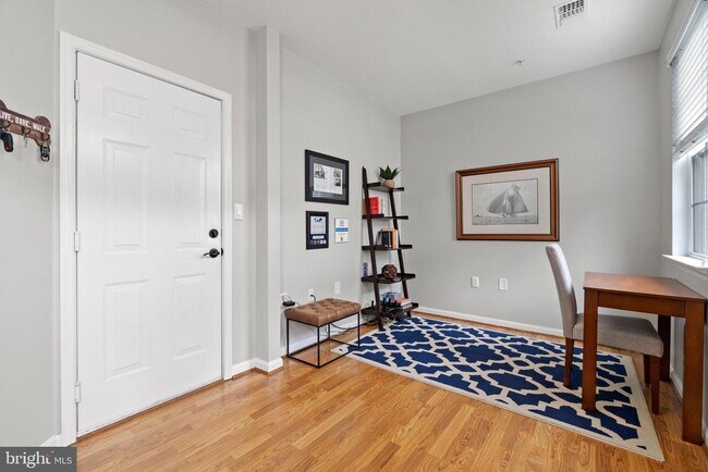 Primary Photo - 21796 Kelsey Square