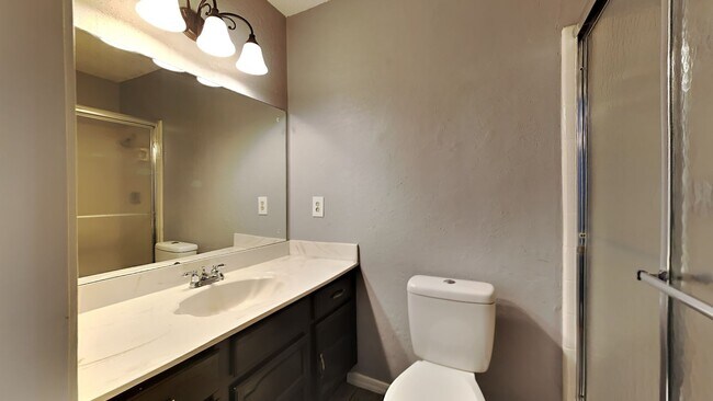 Building Photo - Start your new year in this charming 3 bedroom, 2 bath home located in the heart of Tulsa.