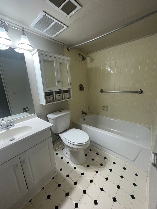 Building Photo - Two-Bed Two-Bath Condo! | Flexible Lease Start Date