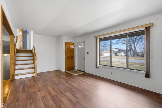 Building Photo - 409 Kensington Dr