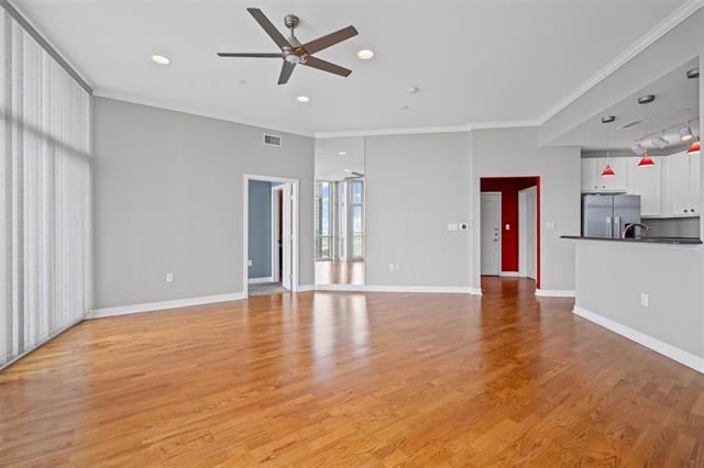 Building Photo - 500 Throckmorton St