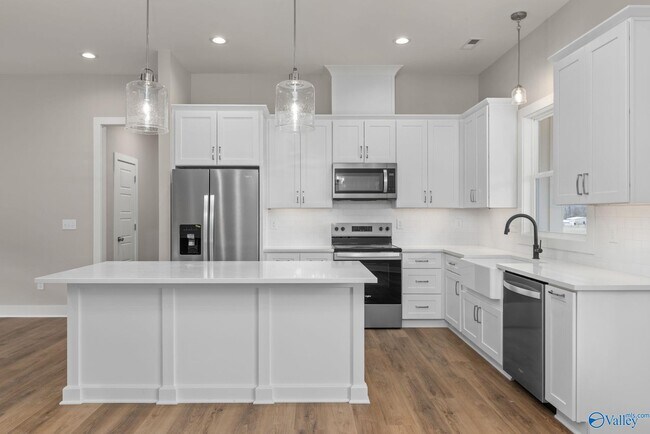 Building Photo - 219 Bush Rd SE