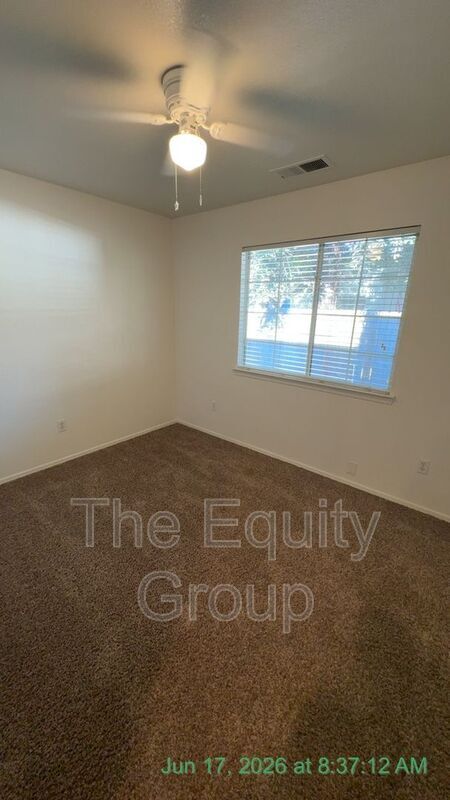 Building Photo - 1827 E Cambridge Ct