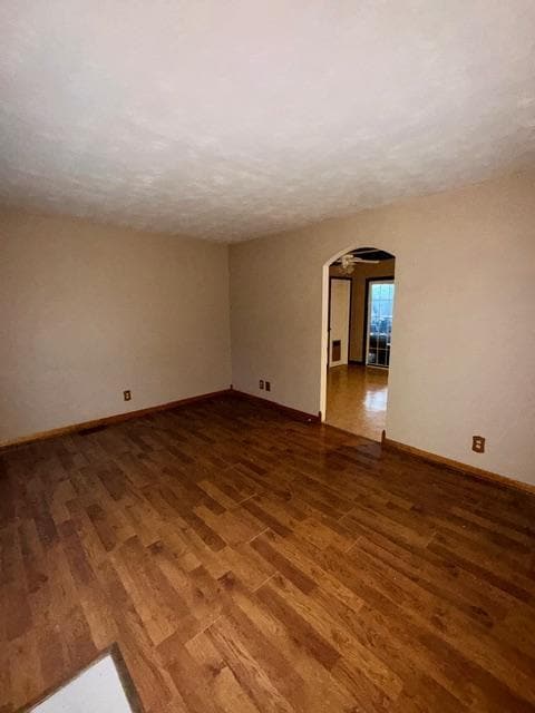 Building Photo - 572 Crestwood Dr