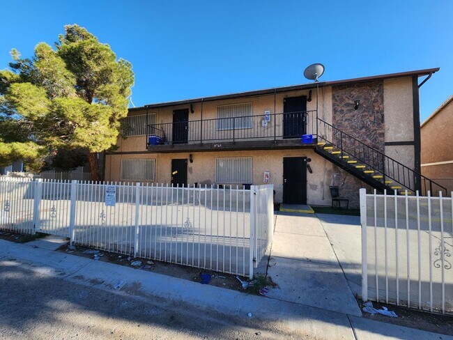 Building Photo - 4765 Thunderbolt Ave