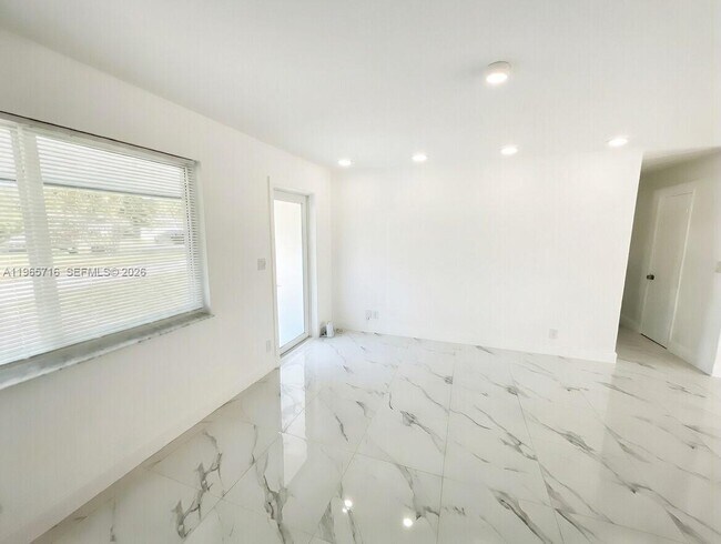 Building Photo - 2308 NW 3rd Ave