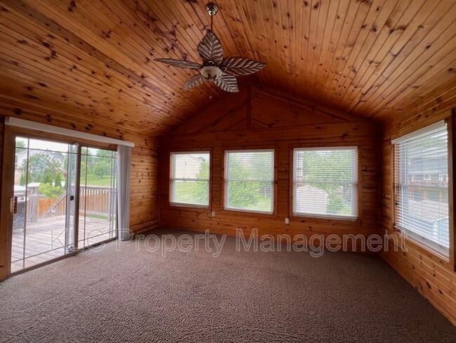 Building Photo - 918 SE Judy Dr