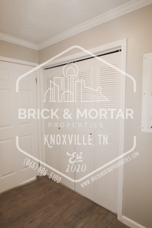 Building Photo - 1733 Lively Rd