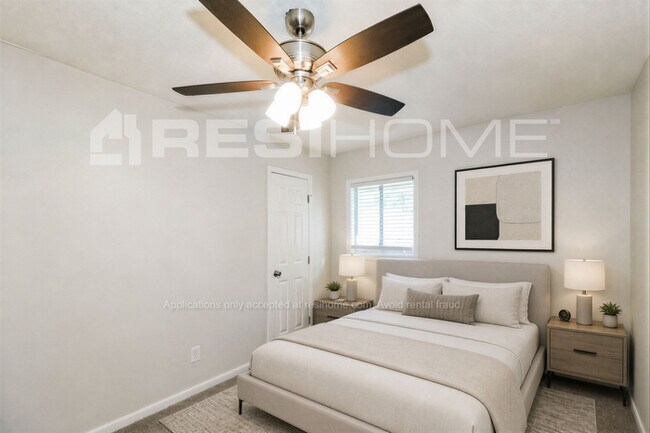 Building Photo - 8154 Huntington Dr