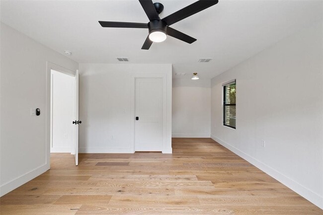 Building Photo - 3412 Shinoak Dr
