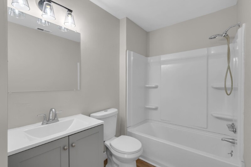 Building Photo - 5 Harrington Ln