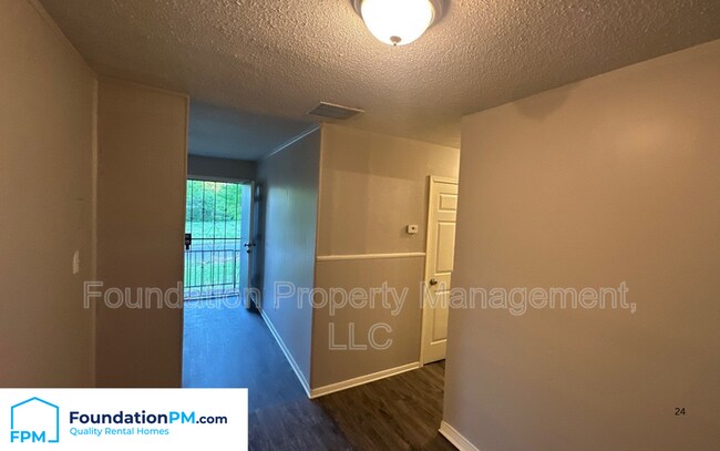 Building Photo - 2601 Dakar Ave