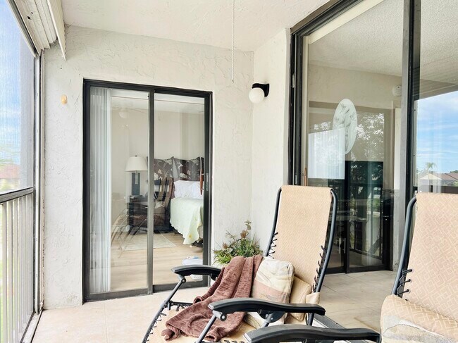 Building Photo - 4725 Lucerne Lakes Blvd E