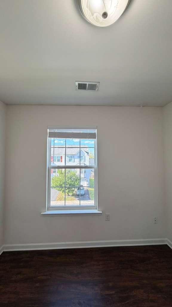 Building Photo - 38 Lombard Ln