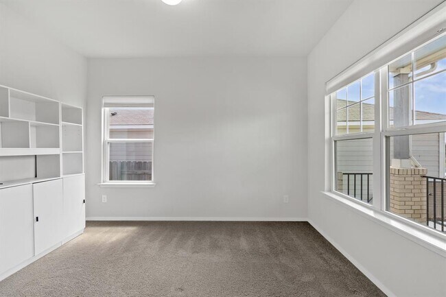 Building Photo - 11325 Comano Dr