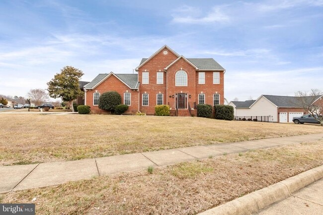 Building Photo - 6910 Governors Grant Ln