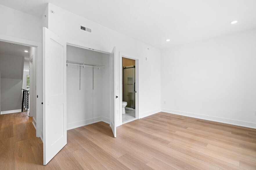 Building Photo - 1947 N Marshall St