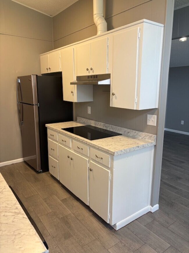 Building Photo - 428 Sierra Madre Dr