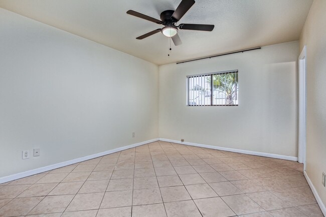 Building Photo - 4 Bedroom 2 Bathroom with Arizona Room in Tempe