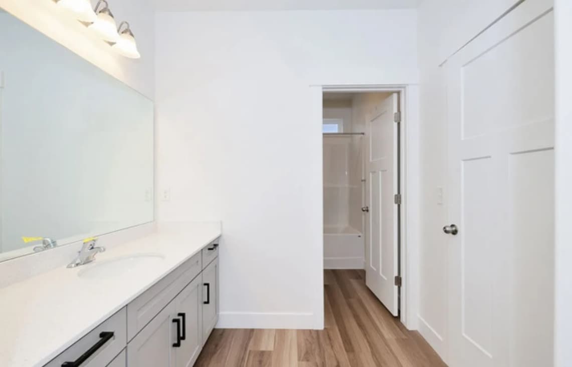 Bathroom #2, Master - 13222 S Dominica Ln