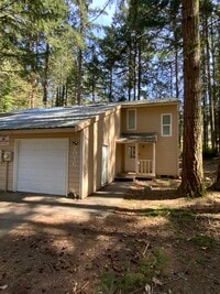 Building Photo - AVAILABLE NOW!!!!! West Olympia 2bdr 1.5bath Townhome w/ garage & parking