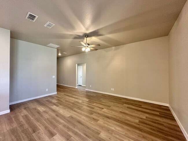 Building Photo - 3 bed/2 bath: Bell Farms AVAILABLE AUGUST!