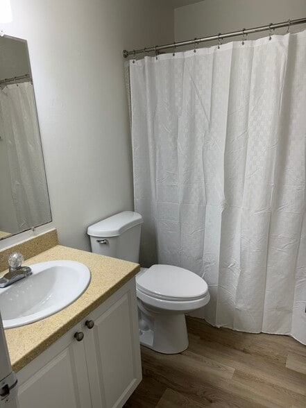 Building Photo - 2009 Oleander Blvd