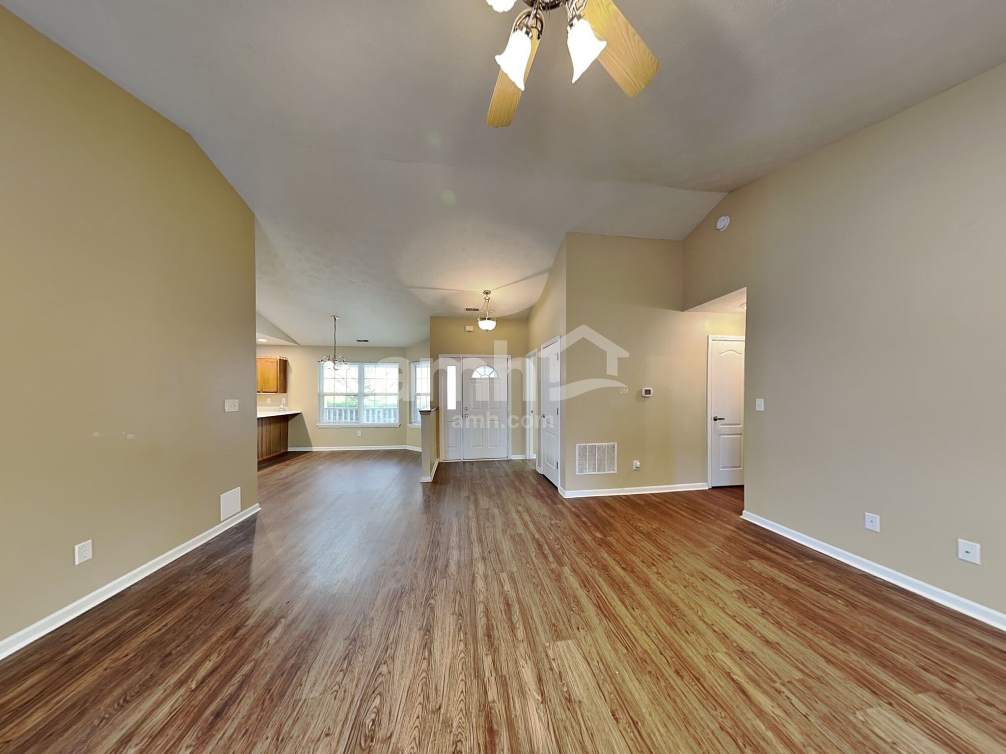 Building Photo - 1460 Persimmon Cir