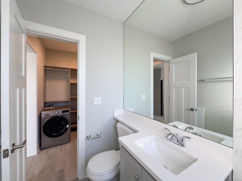 Building Photo - 378 Hazel Ave