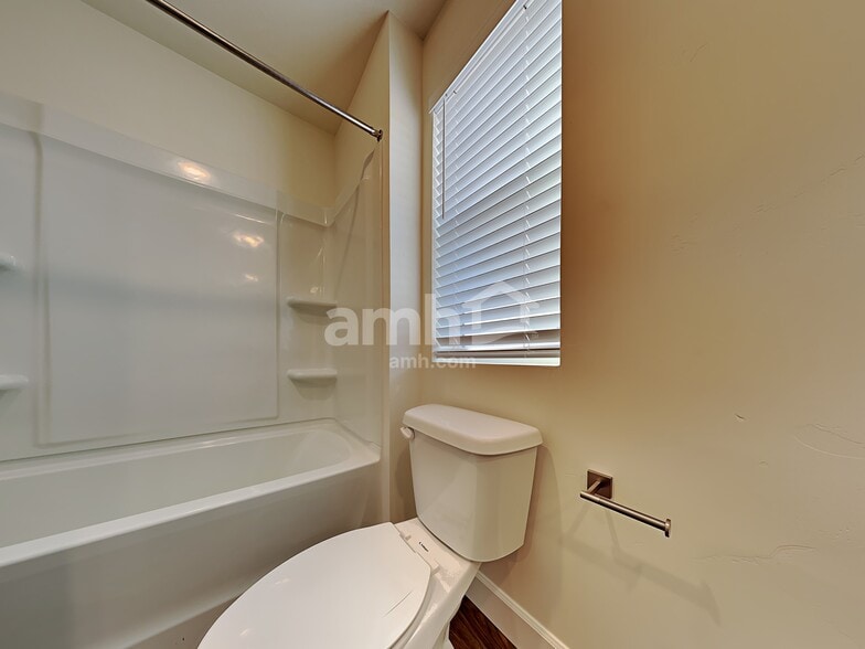 Building Photo - 11087 S Blue Bayou Dr