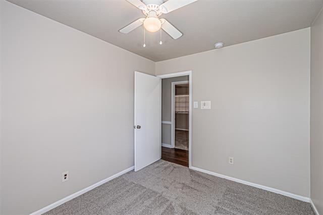 Building Photo - 1018 McCallum Dr