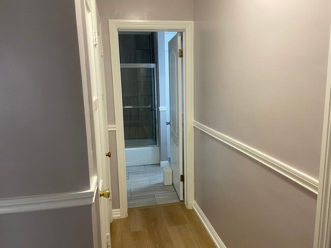 Building Photo - 2 Bedroom House for RENT with Garage and e...