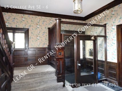 Building Photo - Heritage Hill! Cute One Bedroom Apartment ...