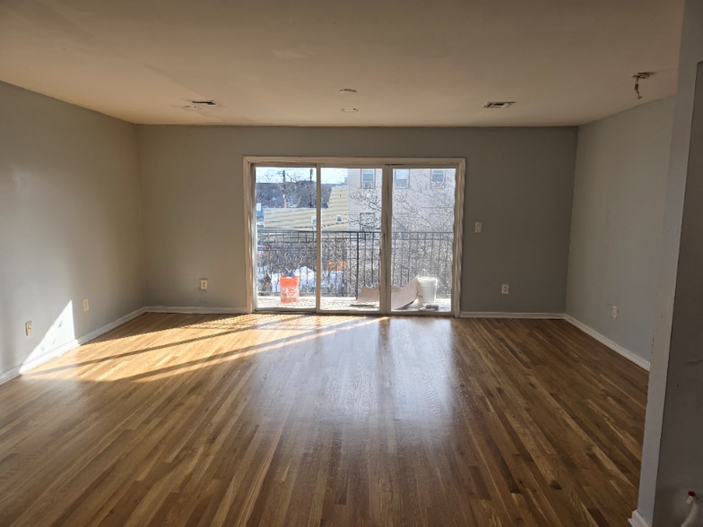 Building Photo - 179 Orchard St