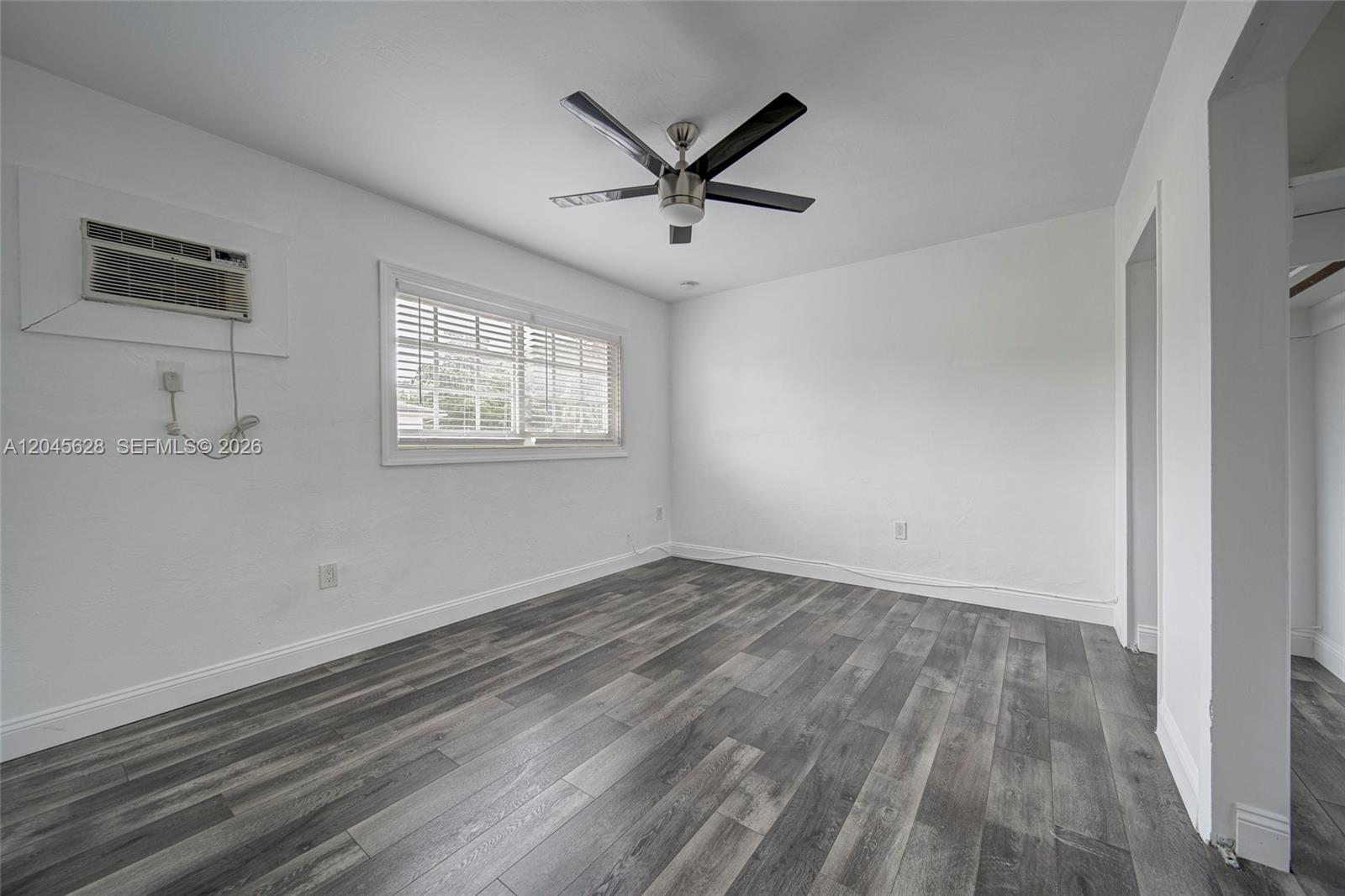 Building Photo - 6565 Santona St