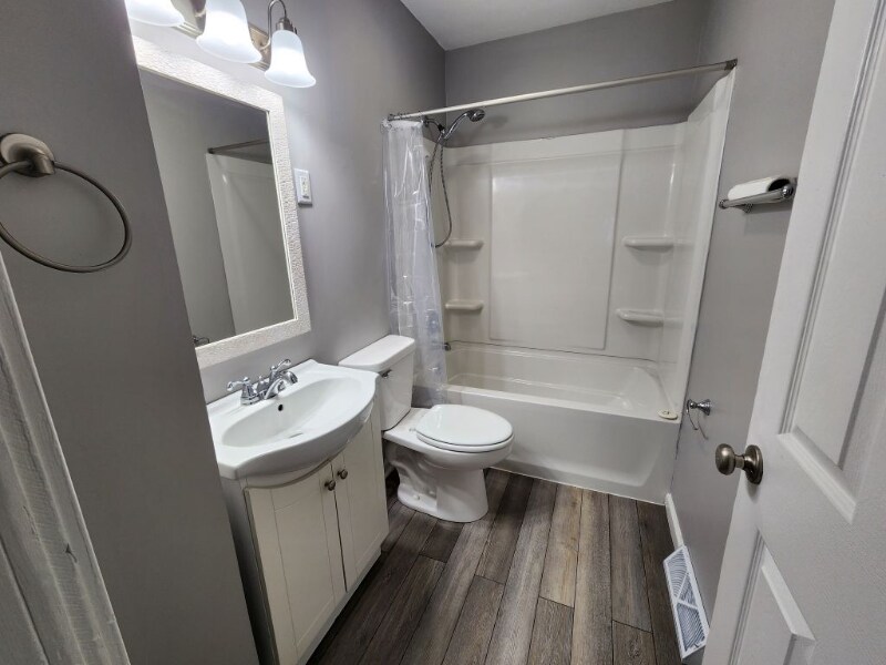 Building Photo - 2715 Farragut Pl