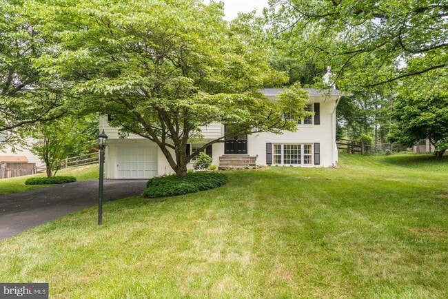 Building Photo - 11733 Ambleside Dr