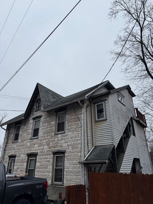 Building Photo - 1808 Easton Rd