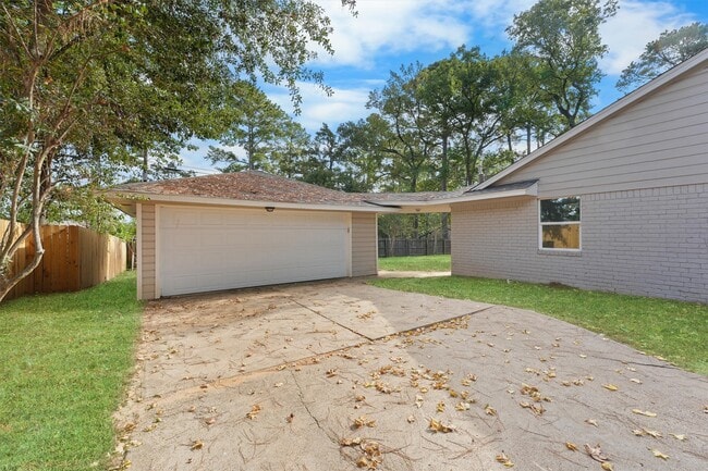 Building Photo - 205 Elmwood St