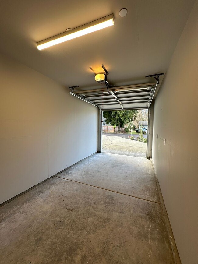 Building Photo - 1816 chipman St SE