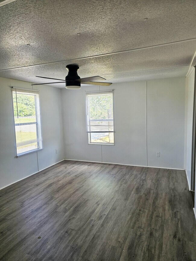 Master bedroom - 3985 County Road 203