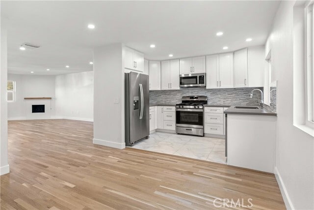 Building Photo - 552 Hahn Ave