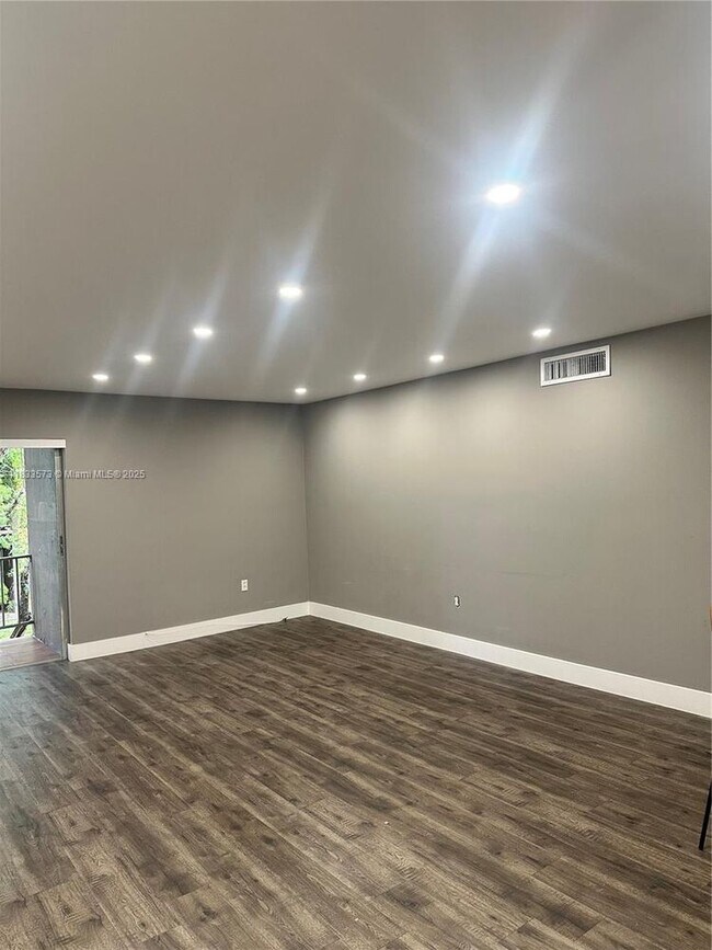 Building Photo - 9449 SW 76th St