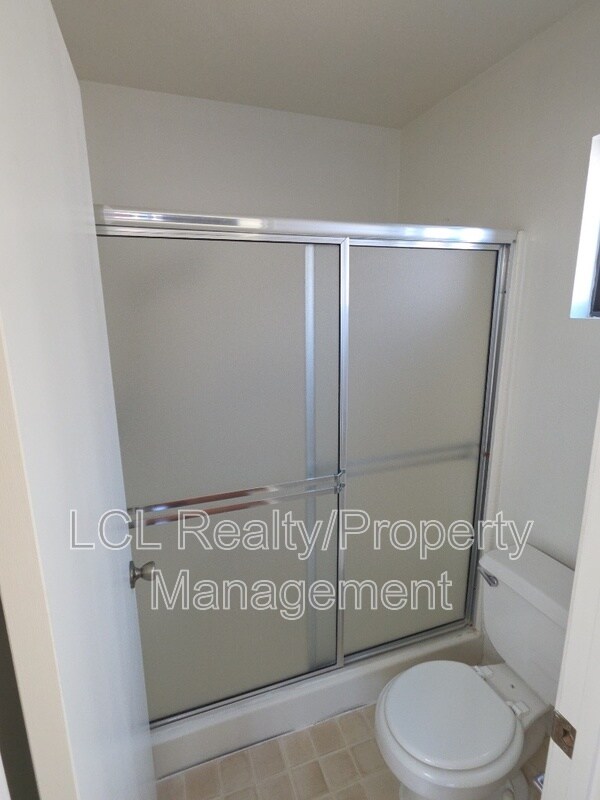Building Photo - 28235 Encino Dr