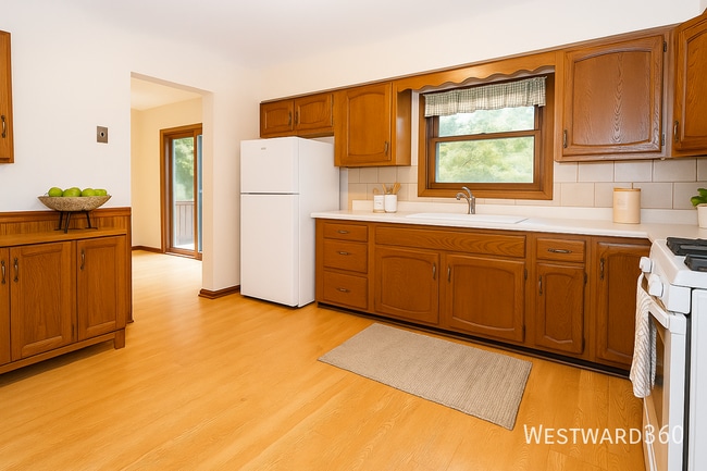 Building Photo - 16 Longwood Dr